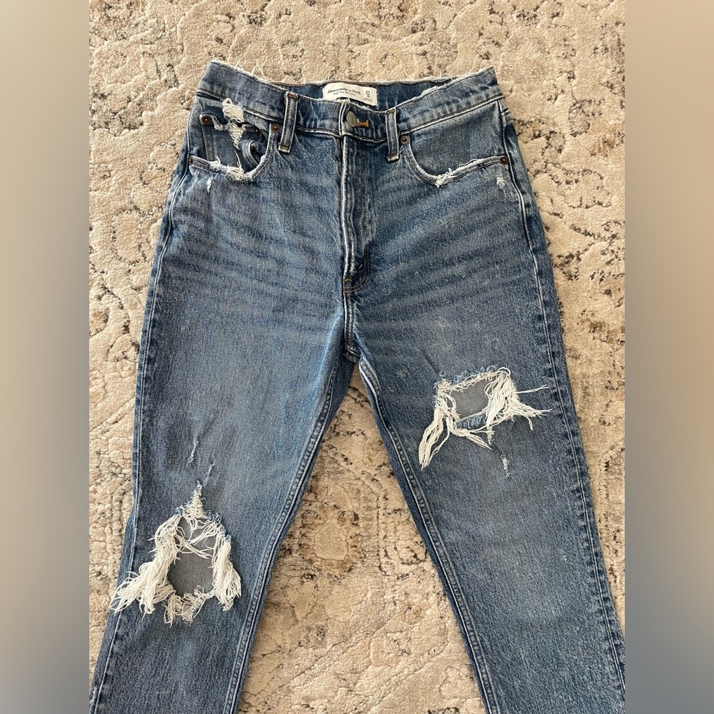 Abercrombie High Rise Mom Jeans Sz 27